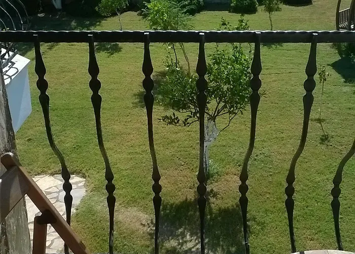 לינה וארוחת בוקר Mercan