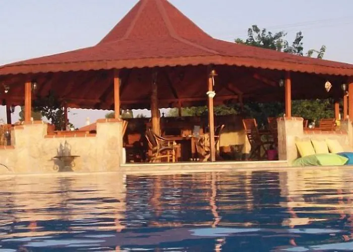 לינה וארוחת בוקר Mercan דטקה