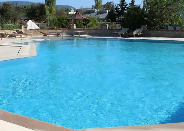 לינה וארוחת בוקר Mercan